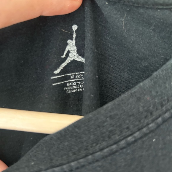 Vintage Air Jordan Boys XL Black and Red Kids Short Sleeve Tee - Picture 2 of 5